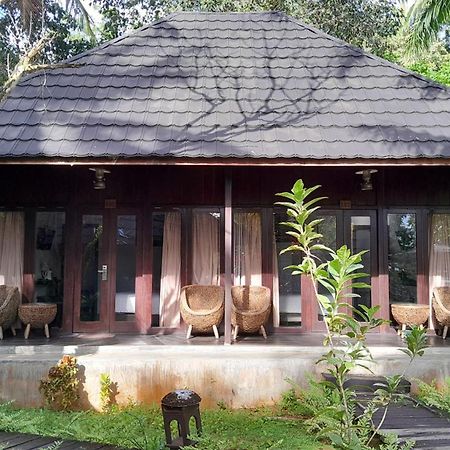 Kasuari Valley Beach Resort 소롱 외부 사진