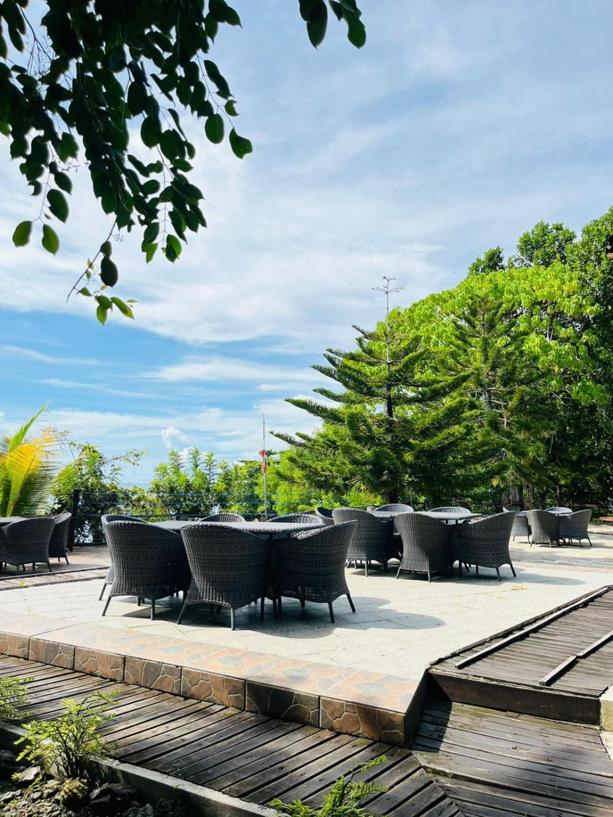 Kasuari Valley Beach Resort 소롱 외부 사진