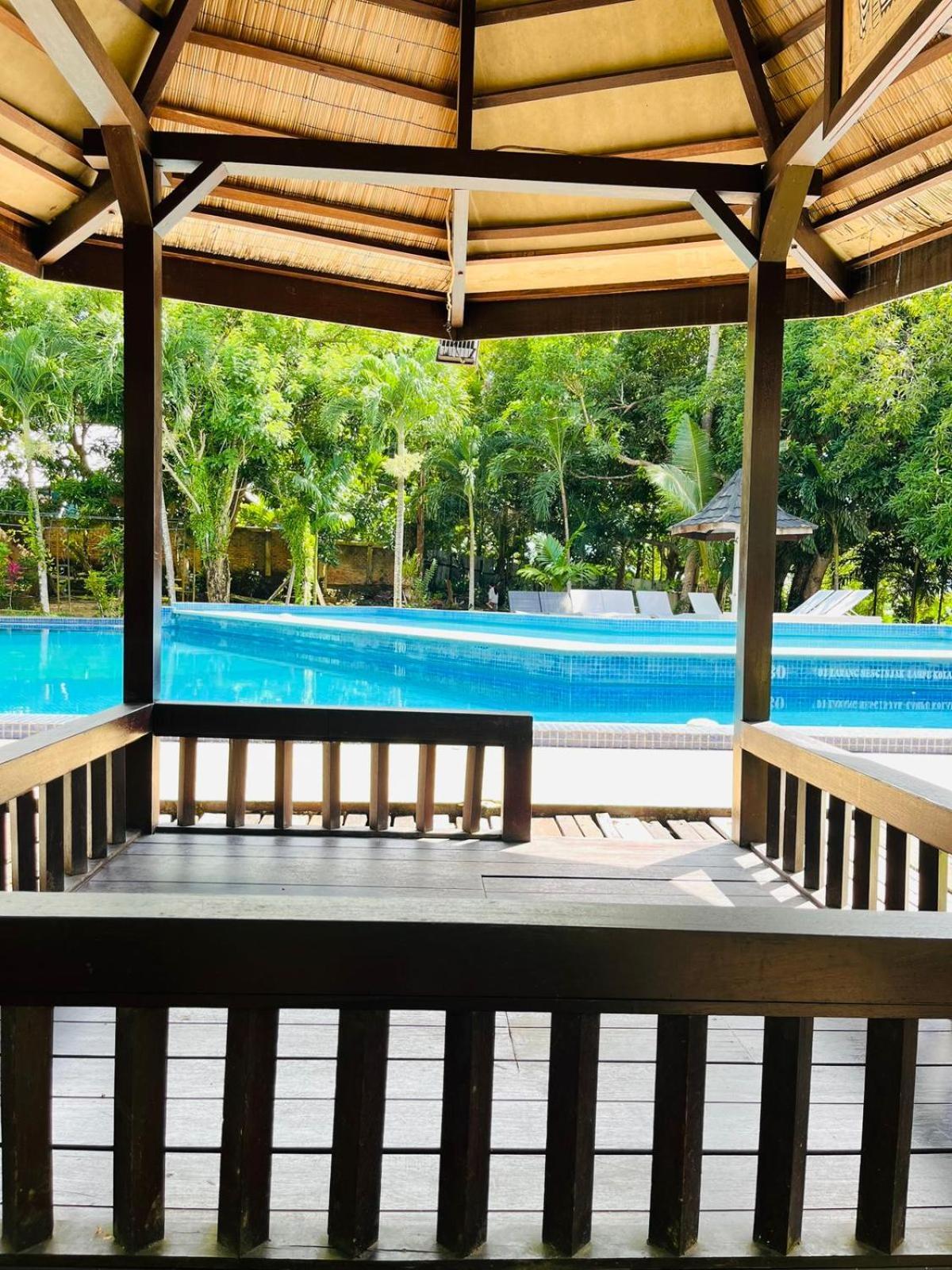 Kasuari Valley Beach Resort 소롱 외부 사진