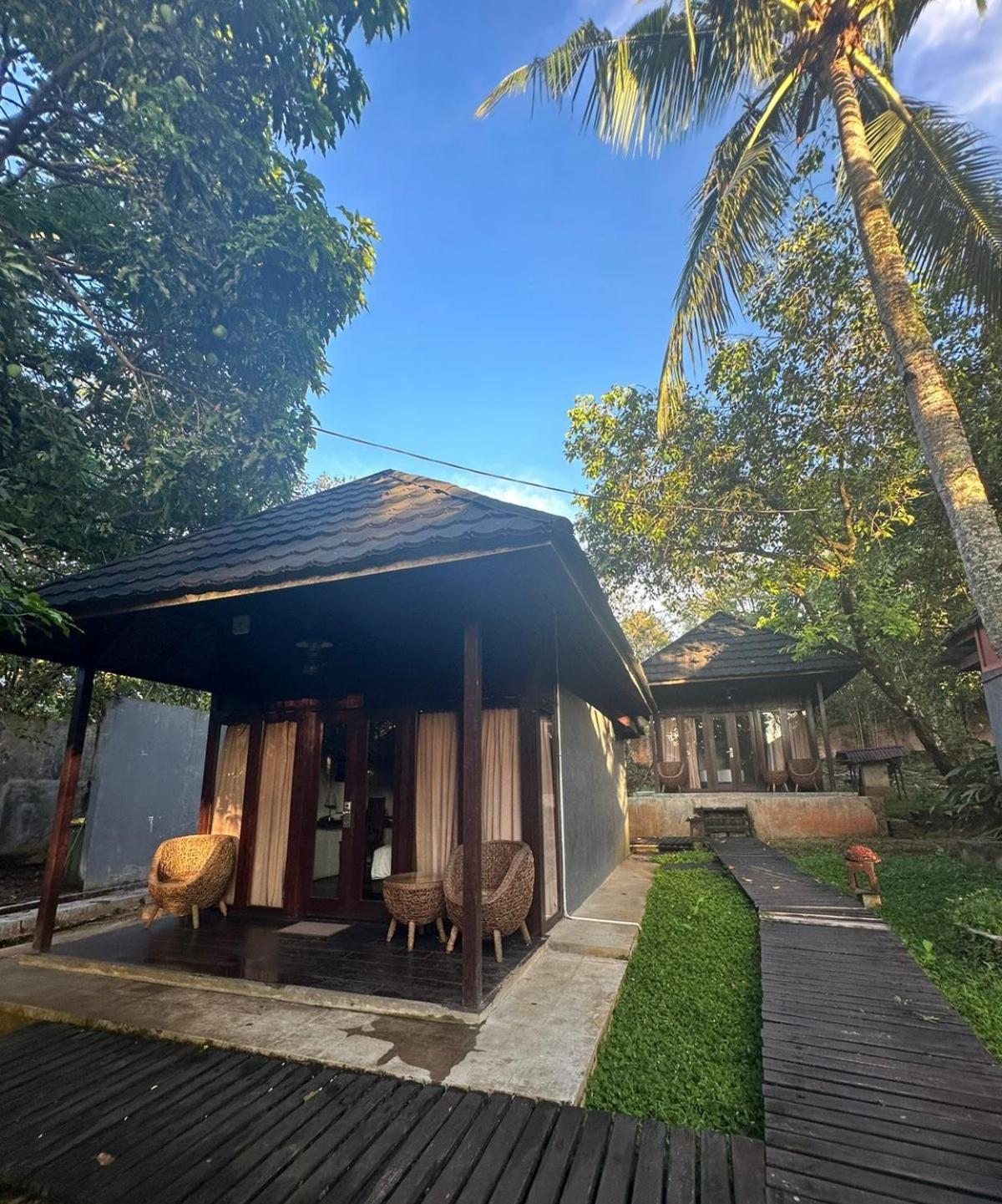 Kasuari Valley Beach Resort 소롱 외부 사진